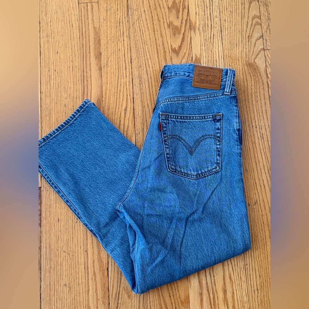 Premium Levi’s Ribcage straight ankle jeans size 27